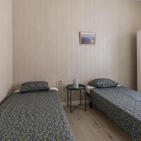 Casa Con Jardin En Cabo De Cruz, Boiro