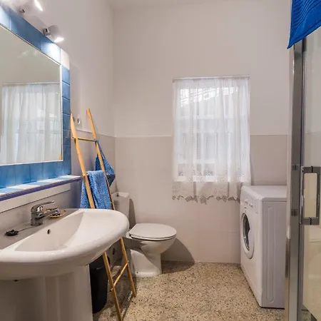 Casa Con Jardin En Cabo De Cruz, Boiro Castro (A Coruna)